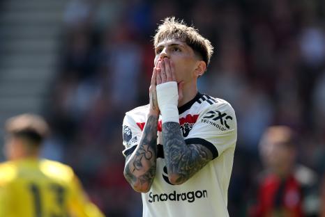 Alejandro Garnacho of Manchester United reacts after missing a scoring opportunity.