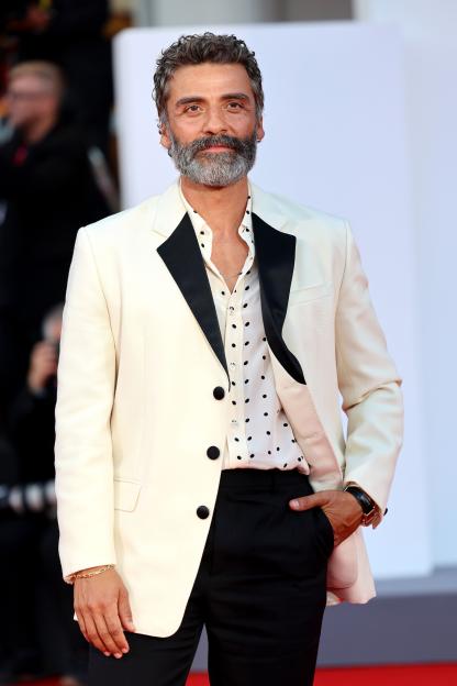 Oscar Isaac at the Frankenstein red carpet.