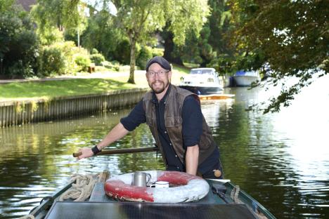 I live on a canal boat and it’s the best way to holiday in the UK – here are my two favourite towns to visit
