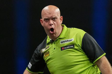 ‘It doesn’t work like that’ – Michael van Gerwen brutally warned by darts rival over taking too many holidays
