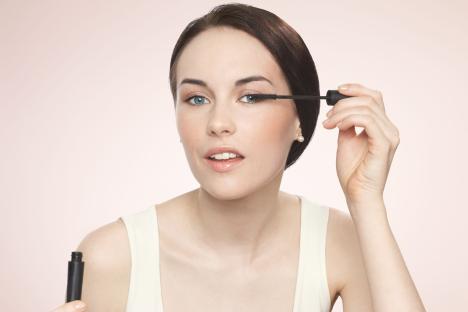 The popular mascara you should NEVER use as it’ll snap your lashes – and the £9.50 buy to use instead, warns eye doc