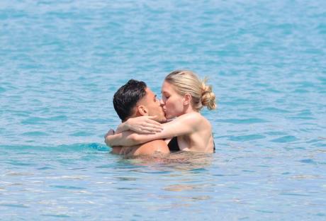 BGUK_3259983 - Mykonos, GREECE - *EXCLUSIVE* - West Ham United/Greece defender Konstantinos Mavropanos and his girlfriend pack on the PDA on the beach in Mykonos Pictured: Konstantinos Mavropanos BACKGRID UK 31 MAY 2025 UK: +44 208 344 2007 / uksales@backgrid.com USA: +1 310 798 9111 / usasales@backgrid.com *Pictures Containing Children Please Pixelate Face Prior To Publication*