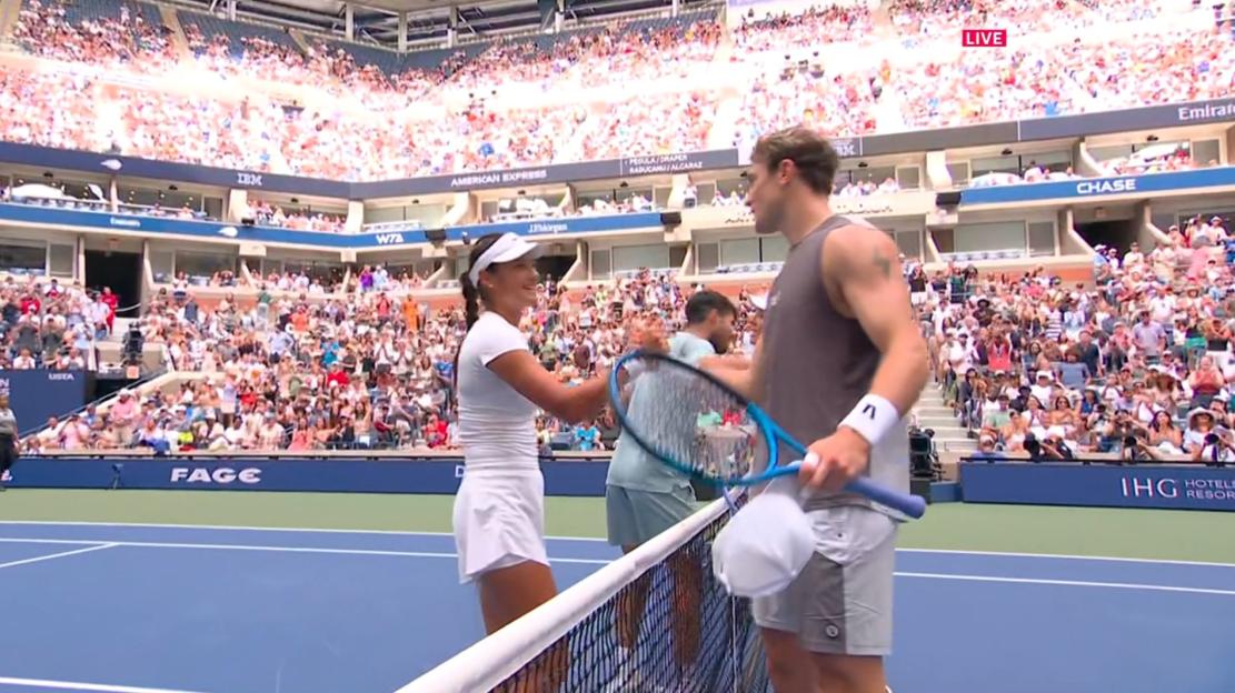 Emma Raducanu and Jack Draper shaking hands at the net.