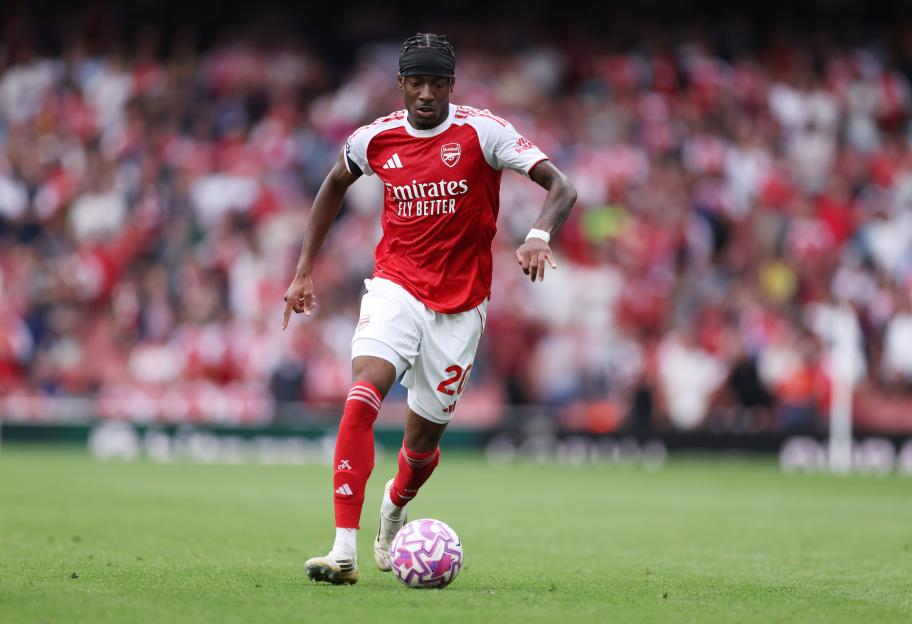 Noni Madueke of Arsenal playing soccer.
