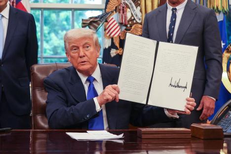 Trump signs executive order BANNING Frankenstein-style virus research feared to spawned Covid pandemic in Wuhan lab leak