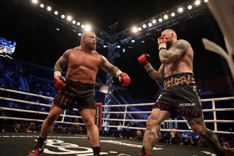 Eddie Hall and Hafþór Björnsson boxing.