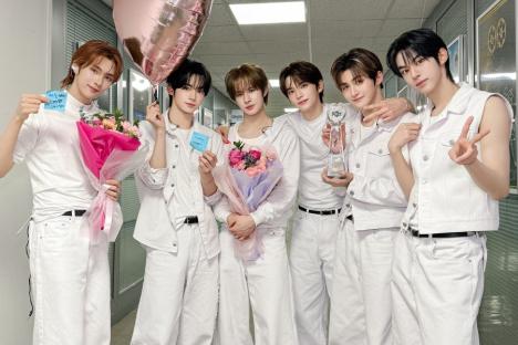 Watch: TWS Takes 4th Win For “Countdown!” On “Music Bank”; Performances By TXT, FIFTY FIFTY, And More