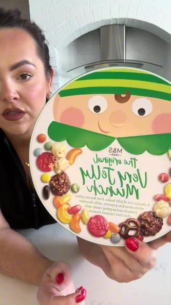 I didn’t want to spend £10 on an M&S Munch Box – I gave my kids twice the amount for HALF the price & anyone can copy me