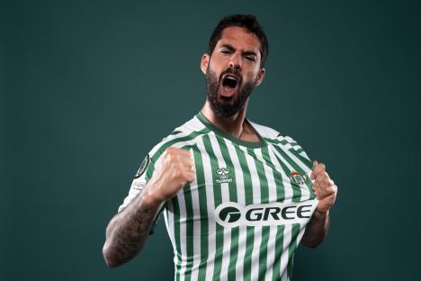 SEVILLE, SPAIN - MAY 13: Isco of Real Betis Balompie poses for a portrait during the UEFA Conference League Final 2025 access day on May 13, 2025 in Seville, Spain. (Photo by Aitor Alcalde - UEFA/UEFA via Getty Images)