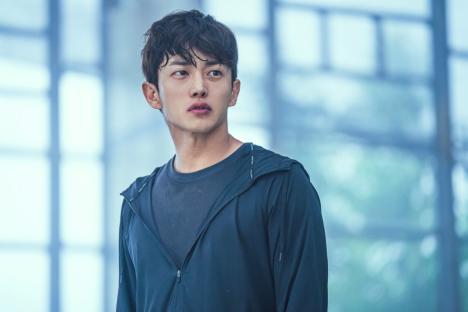 Kim Min Seok, Bae Myung Jin, Jung Da Eun, And More Gear Up To Fight A Brutal Force In &#8220;Shark: The Storm&#8221; 7
