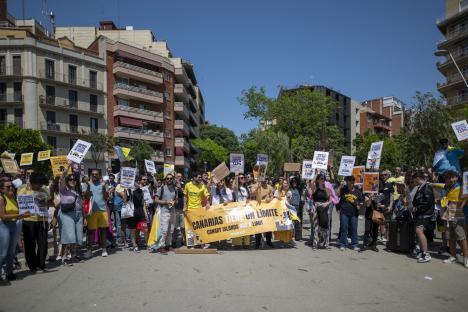 Protest in Barcelona for sustainable tourism in the Canary Islands.