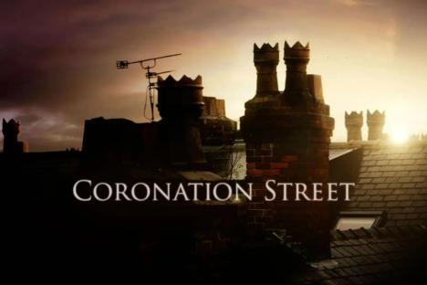 Coronation Street icon quits cobbles after 25 years as she makes life changing decision