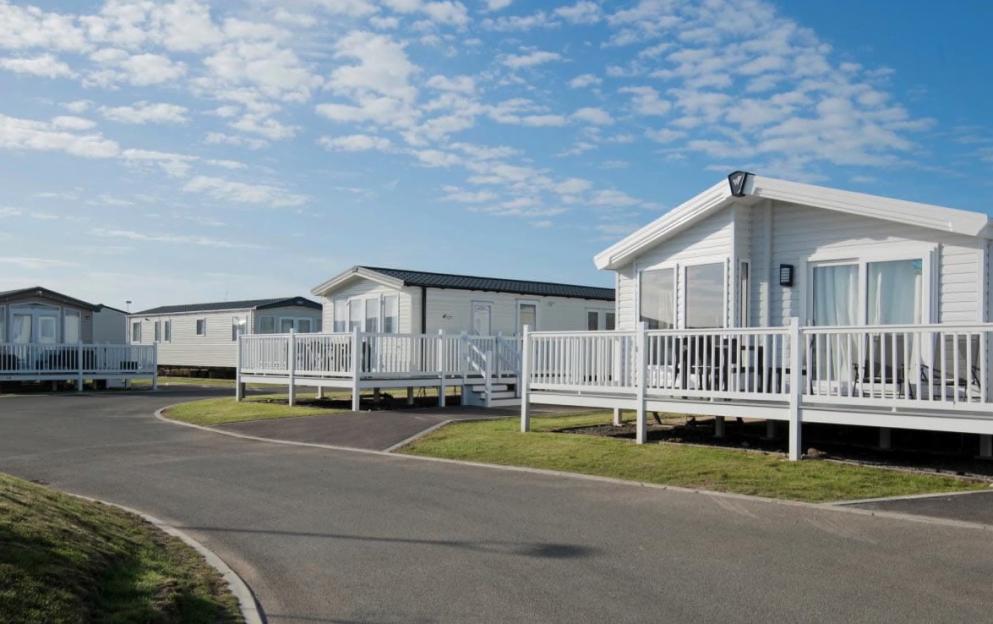 Popular holiday park right by warm UK beach to open for Christmas… with VERY cheap breaks