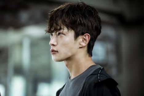 Kim Min Seok Rises From His Pain To Chase A New Dream In “Shark: The Storm” 4