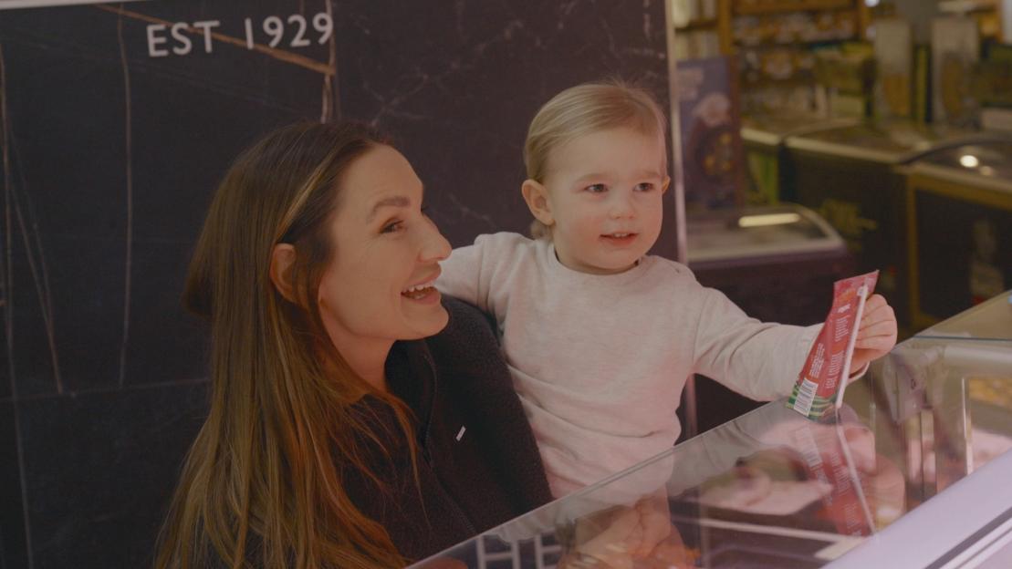 Sam and Billie Faiers with their daughter.