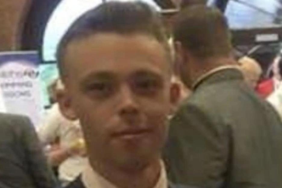 Devastated family pay tribute to dad, 28, ‘with heart of gold’ stabbed to death in Manchester as murder probe underway