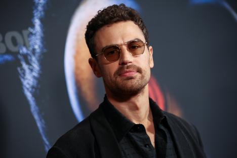 Photo of Theo James at the premiere of Neon's