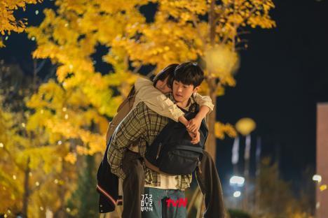 “Second Shot At Love”; Flashes Back To Sooyoung And Gong Myoung's Sweet College Days 4
