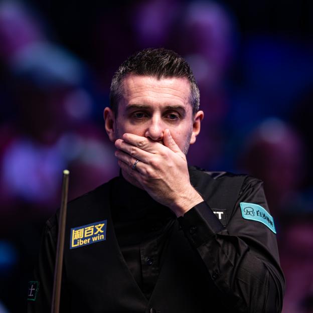 ‘I thought Williams had the eye problem’ joke fans as Selby makes bizarre blunder 10 TIMES… and Welsh rival even helps