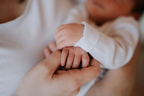 Mum-of-6 stuns with unique spellings of kids’ names & people say there ‘should be a mandatory test before procreation’
