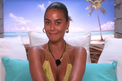 Love Island feud exposed as fans spot girl ‘making faces’ behind rival’s back