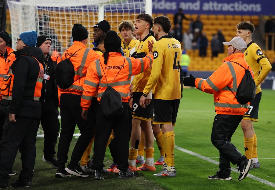 Wolverhampton Wanderers v Burnley - Premier League