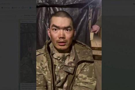 China reacts as Ukraine parades captured chinese soldiers