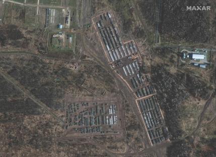 Satellite image of armored units and support equipment near Yelnya, Smolensk Oblast, Russia.