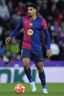 Ronald Araujo of FC Barcelona in action during a LaLiga match.