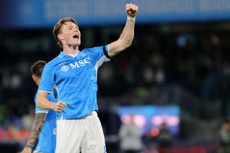 Scott McTominay of SSC Napoli celebrating a goal.