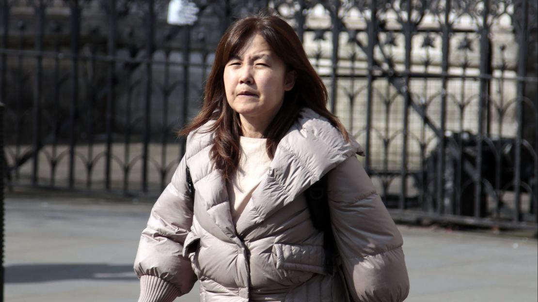Woman who bought £1.5m Versace-designed London flat is battling to get cash back…as luxury bathroom has no BATH