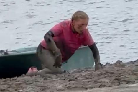 Hundreds brave gloop for annual Maldon Mud Race across River Blackwater