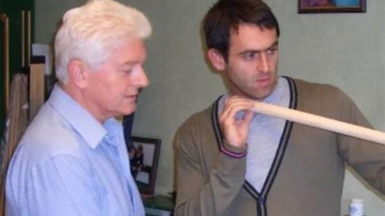 Ronnie O’Sullivan’s cue maker has EIGHT-YEAR waiting list, charges £3,000 per cue with each taking a year to create