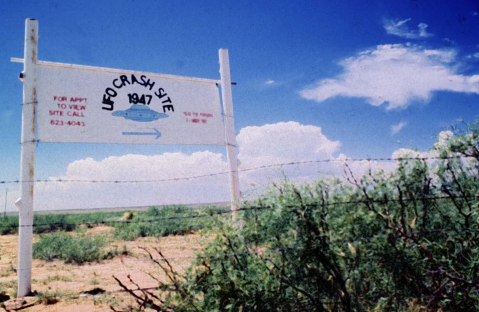 Sign marking the 1947 UFO crash site.