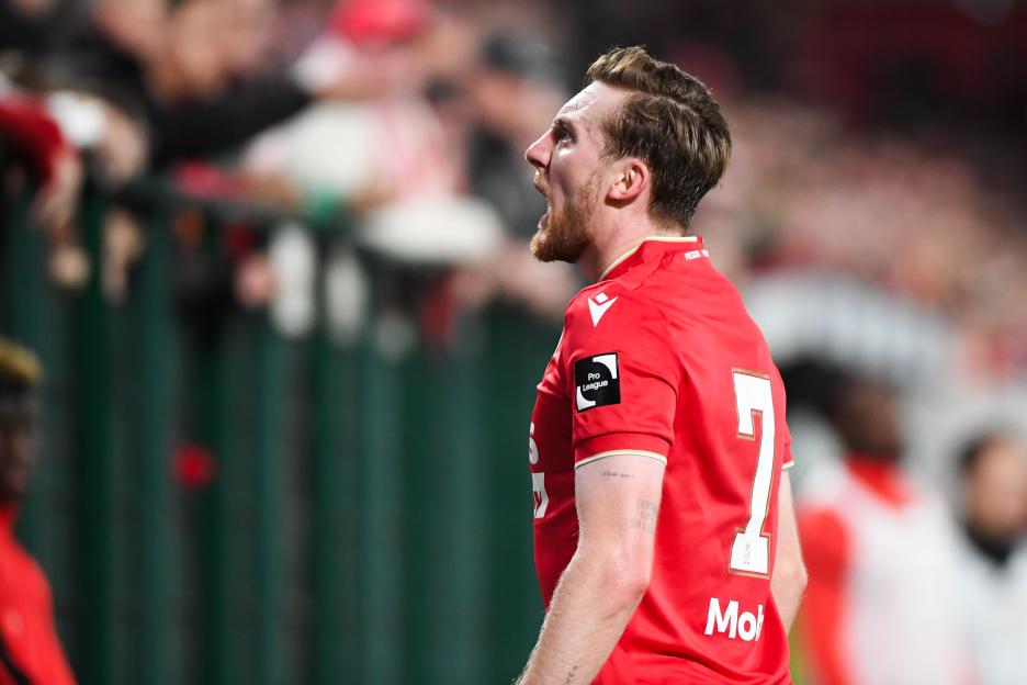 Tobias Mohr looks dejected