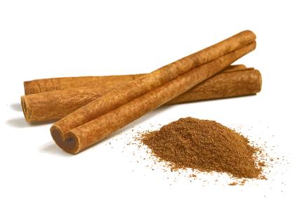 Cinnamon sticks and ground cinnamon.