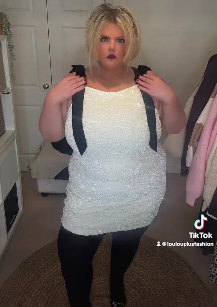 This Stunning Supermarket Christmas Party Dress is Going Viral for Its Plus-Size Perfection and Affordable Price!