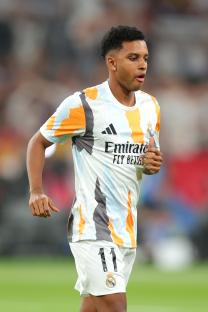 Rodrygo of Real Madrid warming up.