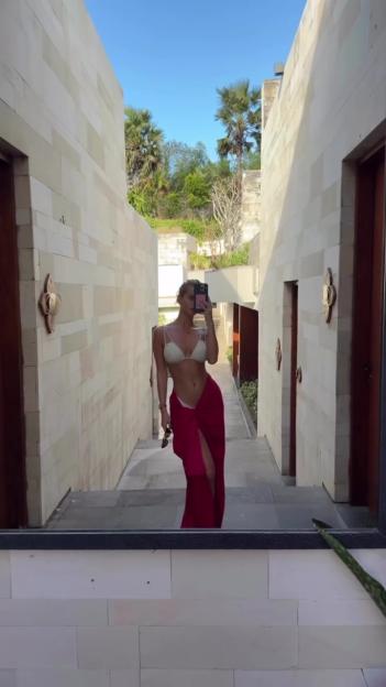 Lando Norris’s girlfriend Magui Corceiro shows off stunning figure in bikini as she takes advantage of F1 break