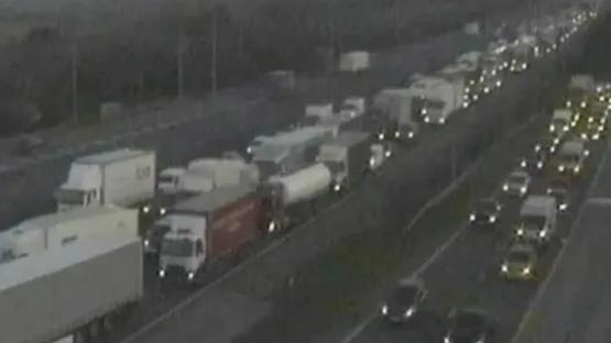 M1 CLOSED after multi-car crash causing delays of more than an hour & queues for miles
