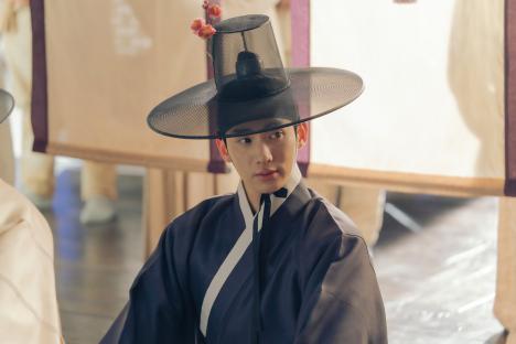 Lee Jae Wook And Jo Bo Ah Walk The Line Between Suspicion And Longing In &#8220;Dear Hongrang&#8221; 5