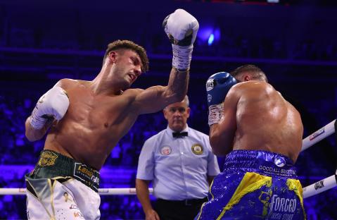 Leigh Wood vs. Josh Warrington boxing match.
