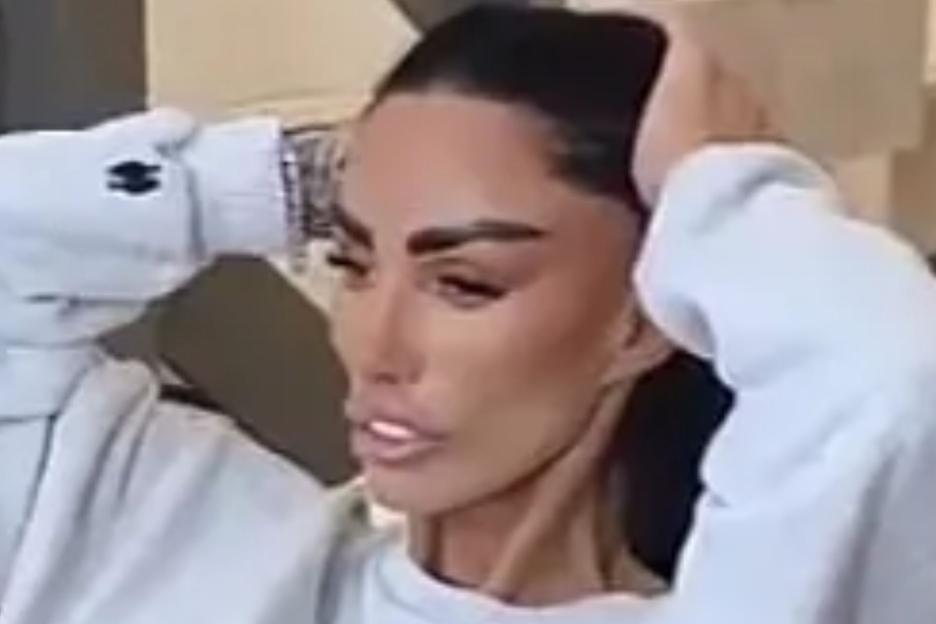 Katie Price sparks concern as she shows off worryingly thin neck after weight loss