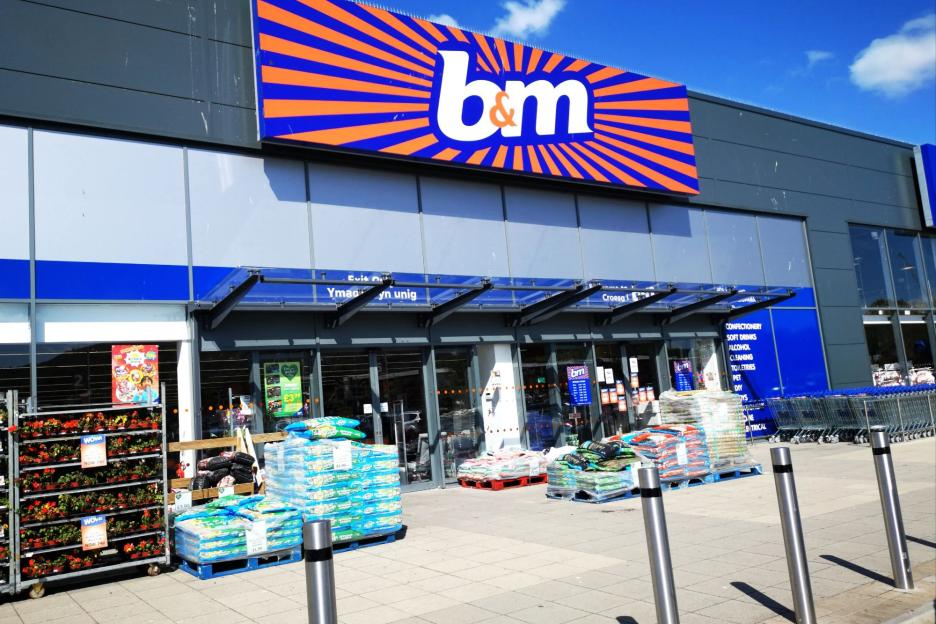 Shoppers are going wild for B&M’s ‘stylish’ new lamps that cost under £15
