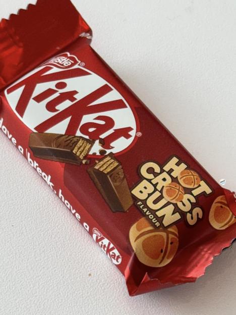KitKat Hot Cross Bun flavour chocolate bar.