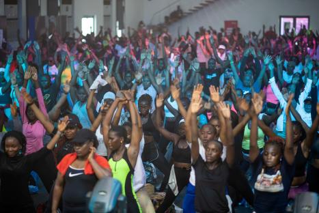 Over 1,000 Attendees Join the Oriflame Wellosophy Fitness Party for a Day of Wellness 18