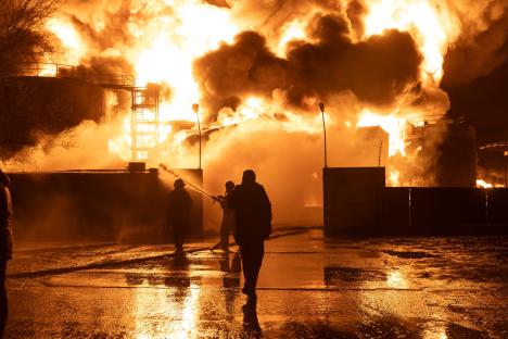 Trump slams Putin AGAIN warning Vlad he’s ‘playing with fire’ as row escalates & Russia seizes towns in Ukraine advance