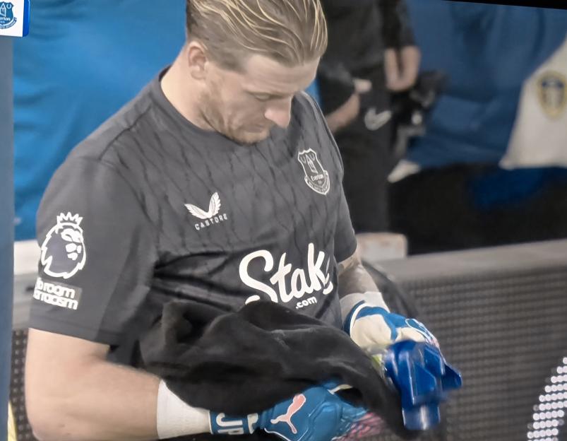 Jordan Pickford, Everton goalkeeper, reviewing notes.