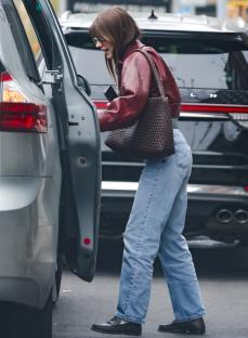04/21/2025 EXCLUSIVE: Daisy Edgar Jones makes a dash for an Uber in New York City. The British actress wore a burgundy leather jacket, faded jeans, and black loafers.....sales@theimagedirect.com Please byline:TheImageDirect.com....*EXCLUSIVE PLEASE EMAIL sales@theimagedirect.com FOR FEES BEFORE USE