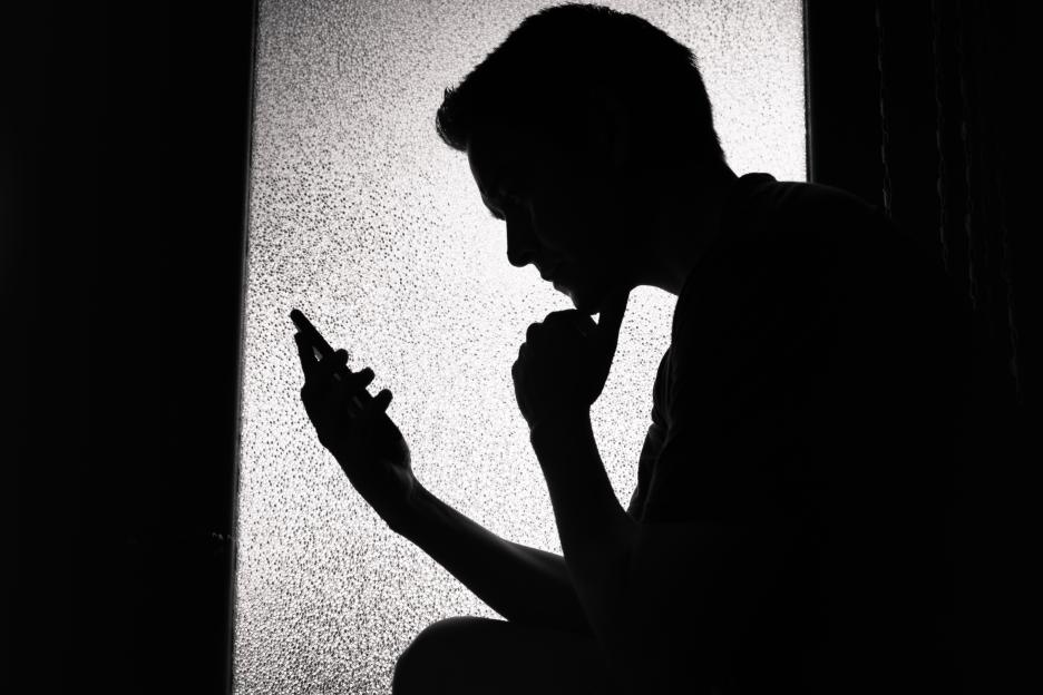 Warning to parents to stop kids accessing toxic content online amid surge in children being brainwashed for terror acts